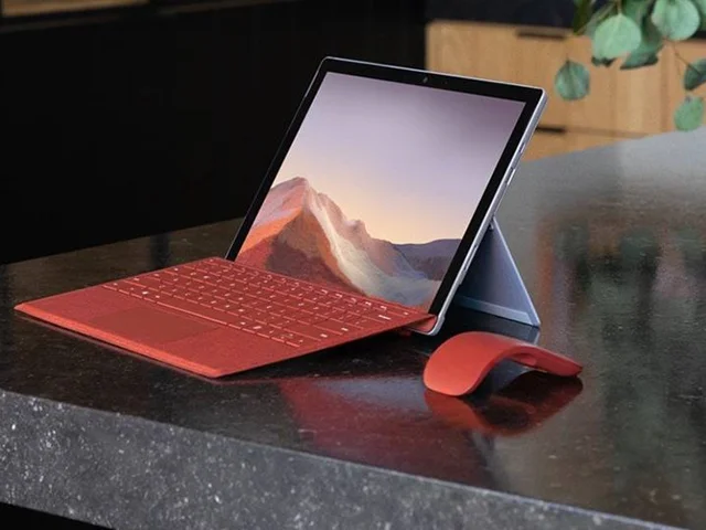 لپ تاپ سرفیس پرو 7 دیگر آپدیت دریافت نمیکند.